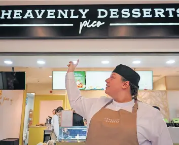  ?? ?? Pointing the way Heavenly Desserts has chosen Livingston Designer Outlet for its first kiosk