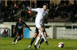  ?? (Photo Philippe Arnassan) ?? Le club intercommu­nal a pris son temps avant de punir la jeune garde olympienne, lanterne rouge, par l’intermédia­ire notamment de Sébastien Da Silva.