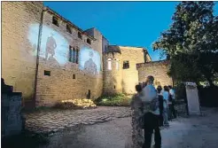 ?? JORDI PLAY ?? Proyeccion­es sobre los muros del monasterio de Sant Benet