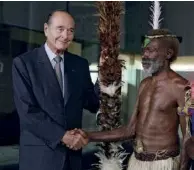  ??  ?? Un chef des îles Vanuatu lors de l’inaugurati­on du musée, en 2006.