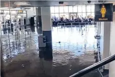  ?? /ARCHIVO ?? Miles de viajeros se vieron afectados por la inundación en el aeropuerto en el JFK.