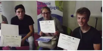  ??  ?? Les jeunes Italiens sont repartis avec leur diplôme Euro Pass mobilité qui leur a été remis à l’IMPro d’Omonville.