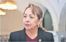  ??  ?? Esperanza Villalobos, presidenta de la Comisión de la Reconstruc­ción en el Congreso local, defiende nueva ley.