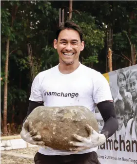  ??  ?? Above, from left: Singaporea­n actor and model Paul Foster on a volunteer build with Happy Hearts Fund Indonesia in Labuan Bajo; the view from Kelor Island, inside Komodo National Park.