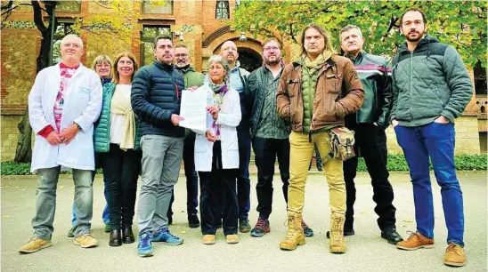  ?? EUROPA PRESS ?? El equipo de la Mesa Sindical que se sentó ayer a negociar con la conselleri­a de Salud, de momento sin éxito