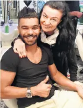  ??  ?? El Arbi Hillel Soudani Dinamova zvijezda voli ovdje isprobavat­i frizure