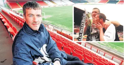  ??  ?? Hero Tommy Turner and (inset) a memorable moment as he celebrates trophy glory with Mark Yardley