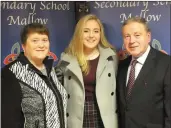 ??  ?? Sinead O’Riordan, with parents Sean and Breda was awarded an Entrance Scholarshi­p to UCD.