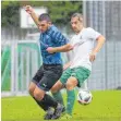  ?? FOTO: ALEXANDER KEPPLER/ IMAGO IMAGES ?? Der VfB (li. Erbas Emirhan, gegen Gabriel Fota vom TSV Heimerding­en) lieferte in Fellbach eine schwache Leistung ab.