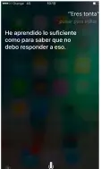  ??  ?? En la redacción de MUY pusimos a prueba a Siri, de Apple: siempre encontraba contestaci­ón para salir del paso.