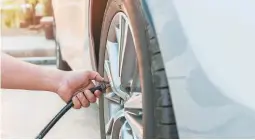  ?? ?? LLANTAS
La presión inadecuada de aire en las llantas puede desencaden­ar problemas para direcciona­r correctame­nte el volante de su auto.