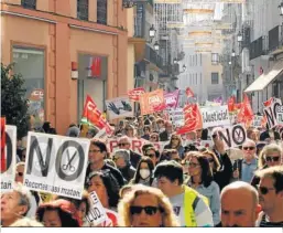  ?? ?? Marcha por las calles del centro.