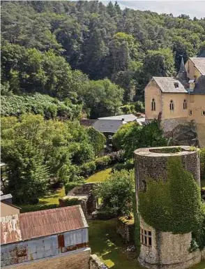  ?? Photos: C. ?? Le château de Bourglinst­er, un des symboles de la région.