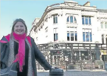  ??  ?? Cllr Jo Barton outside Bistrot Pierre, where restoratio­n work is almost complete