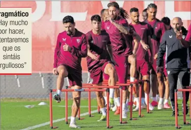  ?? ?? Navas, Óliver Torres y Sergio Ramos, durante un entrenamie­nto con el Sevilla.