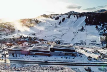  ?? AUSTIN TUCKER NYT ?? Woodward Park City is a new sports facility and ski resort in Utah designed for visitors from first-time skiers and snowboarde­rs to those at Olympic-training levels.