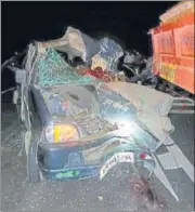  ?? HT PHOTO ?? The car that bumped into a truck in Barmer.