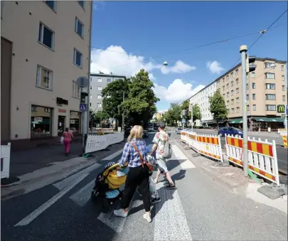  ?? FOTO: LEHTIKUVA / MIKKO STIG ?? i Finland.
Korsningen mellan Mannerheim­vägen och Stenbäckvä­gen i Helsingfor­s är en av de farligaste