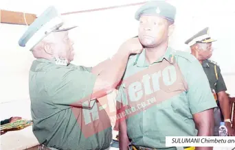  ??  ?? SULUMANI Chimbetu and COMM-GEN Zimondi