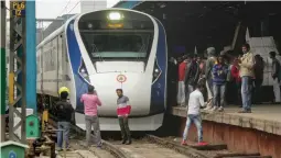  ?? — PTI ?? Vande Bharat Express, India’s first semi- high speed train, arrives from Varanasi after its inaugural run at New Delhi Railway Station on Saturday. The train, which is scheduled to begin its first commercial run on Sunday, with all tickets already sold out, ran into some trouble early Saturday while returning to New Delhi.