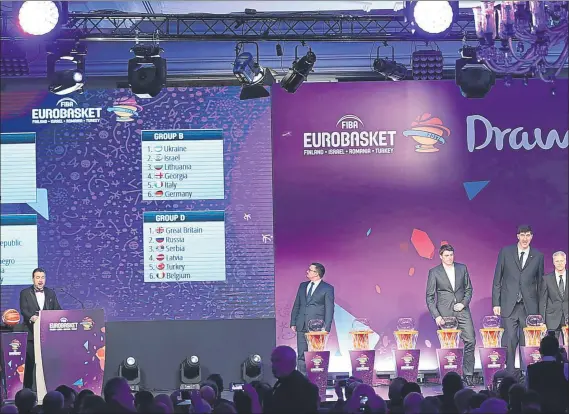  ?? FOTO: EFE ?? Un instante de la ceremonia de sorteo de grupos del Eurobasket 2017 celebrado ayer en Estambul