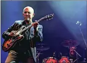  ??  ?? LARRY CARLTON. Después de más de 30 años, volvió a tocar en la Argentina.