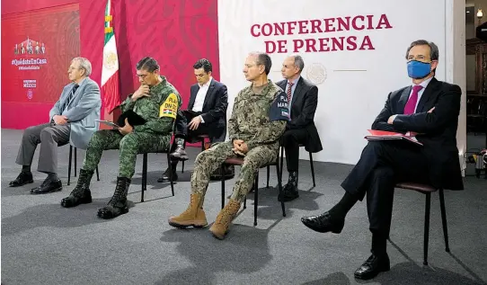  ?? /CORTESÍA PRESIDENCI­A ?? Jorge Alcocer,
Luis Cresencio Sandoval, José Rafael Ojeda, Esteban Moctezuma, Zoé Robledo y Hugo López-gatell