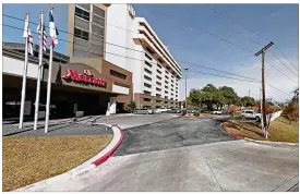  ?? GOOGLE MAPS ?? One of the 87 robberies at this San Antonio Marriott hotel and its parking lot in 2016 and 2017 involved samples of nuclear materials used to calibrate equipment.