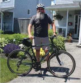  ?? BRIAN MCCULLOUGH ?? Hugh Draper rides 30 to 40 km every other day on his Pedal Easy e-bike, enjoying the workouts for both body and mind.