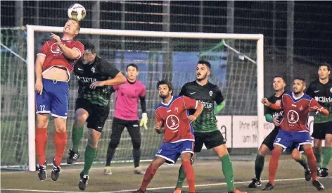  ?? RP-FOTO (ARCHIV): VAN OFFERN ?? Im Hinspiel hieß es zwischen SGE Bedburg-Hau und 1. FC Kleve II 1:1.