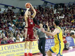  ?? Playoff ?? Michael Bramos si alza al tiro dall’arco: stasera gara 3 al PalaRadi