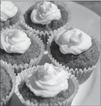  ?? Tribune News Service ?? Mini Quinoa-Carrot Cakes.