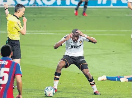  ?? FOTO: EFE ?? El Valencia viene de perder contra el Eibar (1-0)
El equipo ché necesita la victoria para seguir aspirando a jugar en Europa