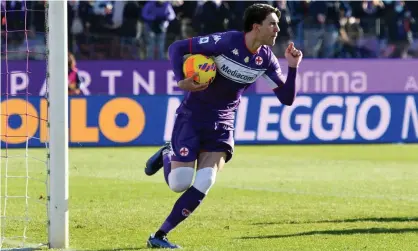  ?? ?? Fiorentina’s Dusan Vlahovic is a target for Arsenal but they face competitio­n from Europe’s top clubs after the striker’s 16 goals in Serie A this season. Photograph: Giacomo Morini/Shuttersto­ck