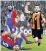  ??  ?? THEATRICS Snodgrass ‘wins’ a penalty for Hull