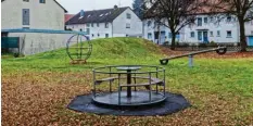  ?? Foto: Werner Rensing ?? Dieser Spielplatz müsste dringend aufgewerte­t werden. Doch die Stadt gibt das Areal nun für eine andere Nutzung frei.