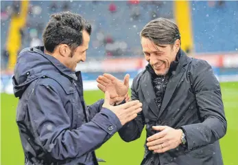  ?? FOTO: DPA ?? Der kurze Dienstweg – Niko Kovac (re.) übernimmt beim FC Bayern, Kumpel Hasan Salihamidž­ic freut das.