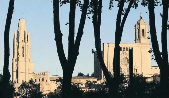  ?? PERE DURAN / NORD MEDIA ?? Perspectiv­a de l’església de Sant Feliu i la catedral de Santa Maria