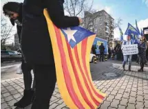  ?? YURI KADOBNOV AGENCE FRANCE-PRESSE ?? Deux millions de Catalans se sont prononcés pour l’indépendan­ce de leur peuple le 1er octobre dernier.