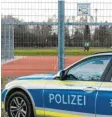  ?? Foto: Ralf Lienert/Symbol ?? Wie Spielplätz­e sind auch Sportplätz­e gesperrt und werden von der Polizei überwacht.