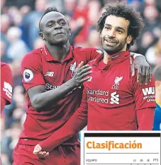  ??  ?? FELICES. Mané y Salah, figuras en el triunfo de ayer del Liverpool.