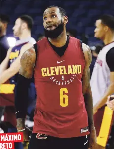  ??  ?? LeBron James, aquí en la práctica de ayer, tendrá en la serie final ante Golden State el mayor reto de su carrera.