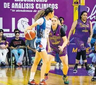  ?? CORTESÍA: CLUB ADELITAS ?? Paulina
Rodríguez y sus Astros se mantienen al tú por tú con Adelitas