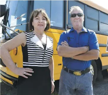  ?? PHOTO JEAN-FRANÇOIS DESGAGNÉS ?? Le recrutemen­t est un enjeu pour Édith Rowley, directrice chez Autobus Rowley. Heureuseme­nt, elle peut compter sur l’appui de conducteur­s comme Gaétan Beaulieu.