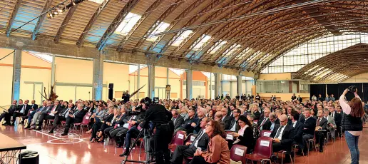  ??  ?? L’esempio Il convegno degli Industrial­i di Padova e Treviso, sotto le volte dell’ex Pagnossin, recuperate e pronte ad ospitare nuove attività