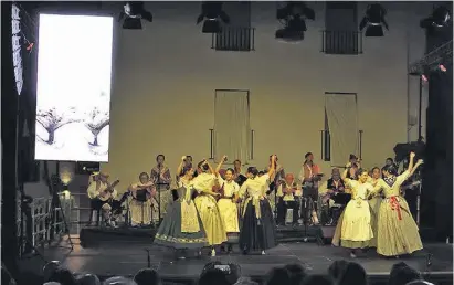  ?? Foto: Grup de Danses Portitxol ?? Tänzer aus Jávea und Teulada erinnern an die Wunder von San Vicente Ferrer.