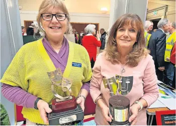  ?? ?? Awards Ruth Reid, left,KayMcNab from Blairgowri­e Players