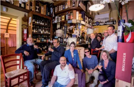  ??  ?? Tre buone ragioni Originale fusion italo-spagnola Vendita vino in bottiglia Aperto tutto l’anno