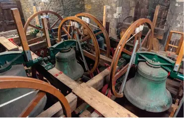  ?? IAN GOODRICK/ALAMY STOCK PHOTO ?? The bells in the tower of St. Mary’s Church at Rye in Sussex.