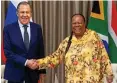  ?? DPA ?? Russlands Außenminis­ter Sergej Lawrow mit seiner Amtskolleg­in Naledi Pandor aus Südafrika.